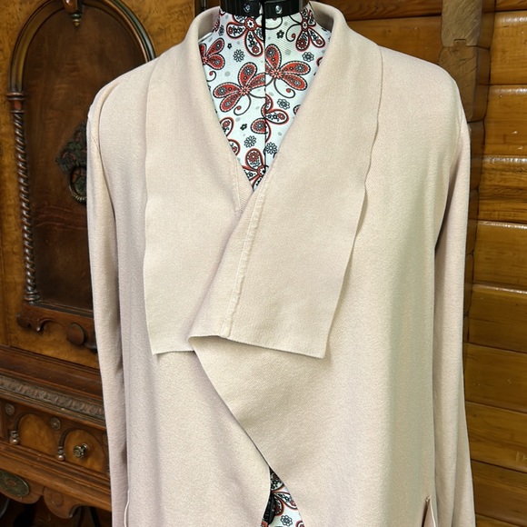 Papillon Long Open Cardigan - Picture 2 of 12